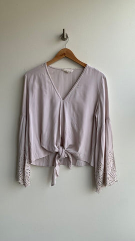 Pre-Owned Lovestitch Off-White Eyelet Wide Long Sleeves Tie Front Shirt- Size Medium