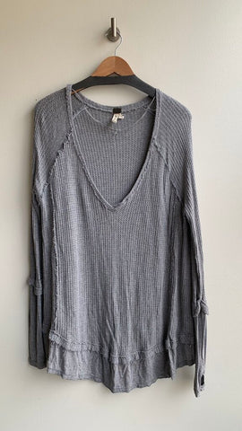 Pre-Owned Free People Grey Waffle Long Sleeve Oversized Top- Size Medium
