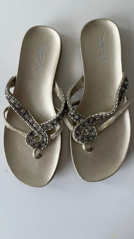 Pre-Owned Kenneth Cole Reaction Gold Beaded Thong Style Sandal- Size 10