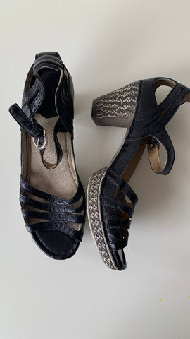 Pre-Owned Josef Seibel Black Ankle Strap Peep Toe Heeled Sandal- Size 11