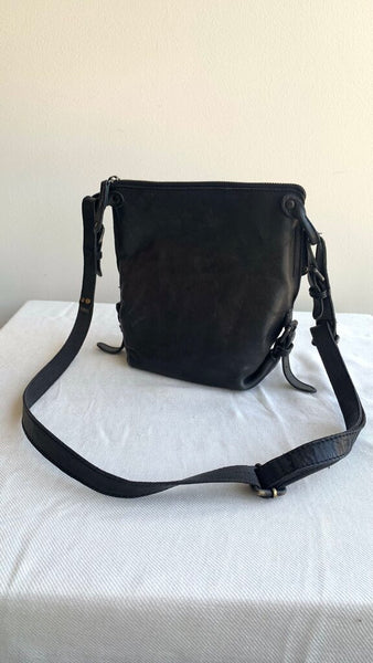 Pre-Owned Aunts & Uncles Black Attached Make Up Bag Crossbody Purse