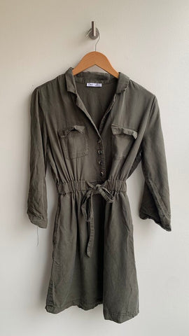 Pre-Owned Dex Army Green 3/4 Sleeve Button Front Belted Cargo Dress- Size Small