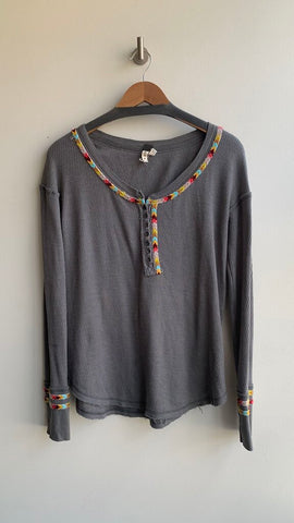 Pre-Owned We The Free Grey Braided Multi Coloured Accent Long Sleeve Henley- Size Medium