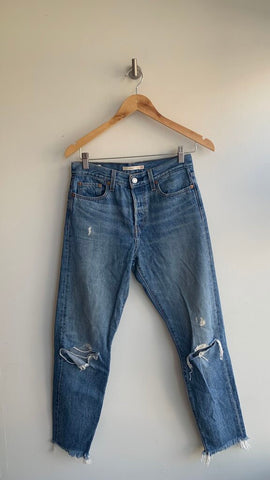 Pre-Owned Levi's Mid-Blue Ripped Knee Wedgie Jeans - Size 26