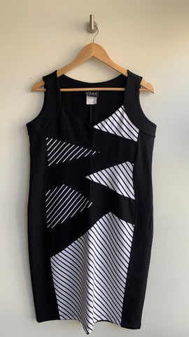 Pre-Owned Artex Fashion Black with White Line Print Sleeveless Sheath Dress - Size X-Large
