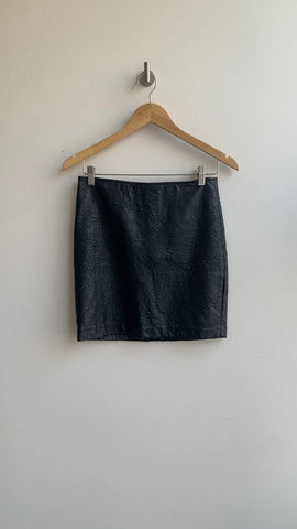 Pre-Owned Dynamite Black Faux Leather Embroidered Print Mini Skirt- Size Small
