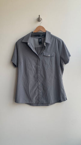 Pre-Owned The North Face Grey Short Sleeve Button Up Collared Top- Size Large