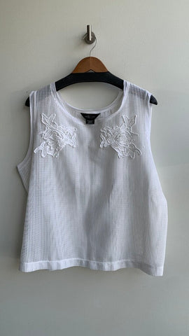 Pre-Owned Michel Studio White Mesh Emroidered Sleeveless Top- Size 2X