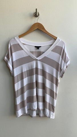 Pre-Owned RW & CO White/Cream Striped V-Neck Rolled Short Sleeve Tee- Size Large