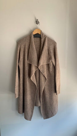 Pre-Owned JustFab Beige Knit Waterfall Cardigan- Size Medium