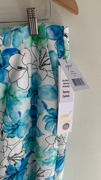 Pre-Owned Up! White with Blue/Green Floral Print Stretchy Waist Pants (NWT)- Size 10