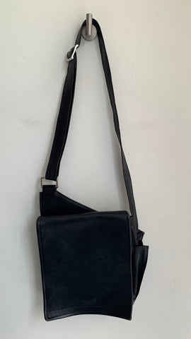 Pre-Owned Latico Black Leather Front Flap Side Bag