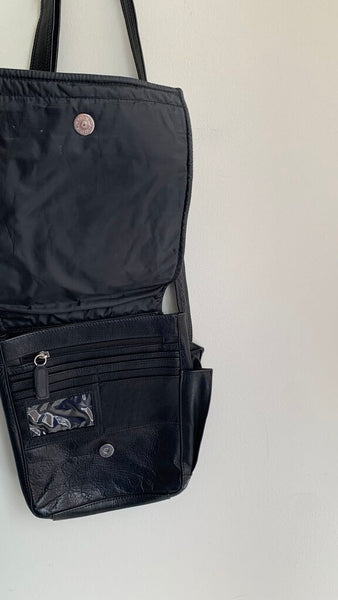 Pre-Owned Latico Black Leather Front Flap Side Bag