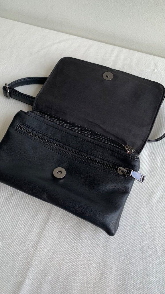Pre-Owned CoLab Black Multi Compartment Envelope Style Crossbody