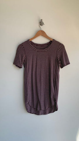 Pre-Owned Lululemon Burgundy/White Striped Athletic Tee- Size Medium (Estimated)