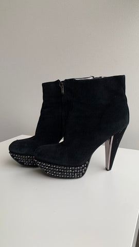 Pre-Owned Same Edelman Black Suede Bejewelled Platform Heeled Boots - Size 8.5