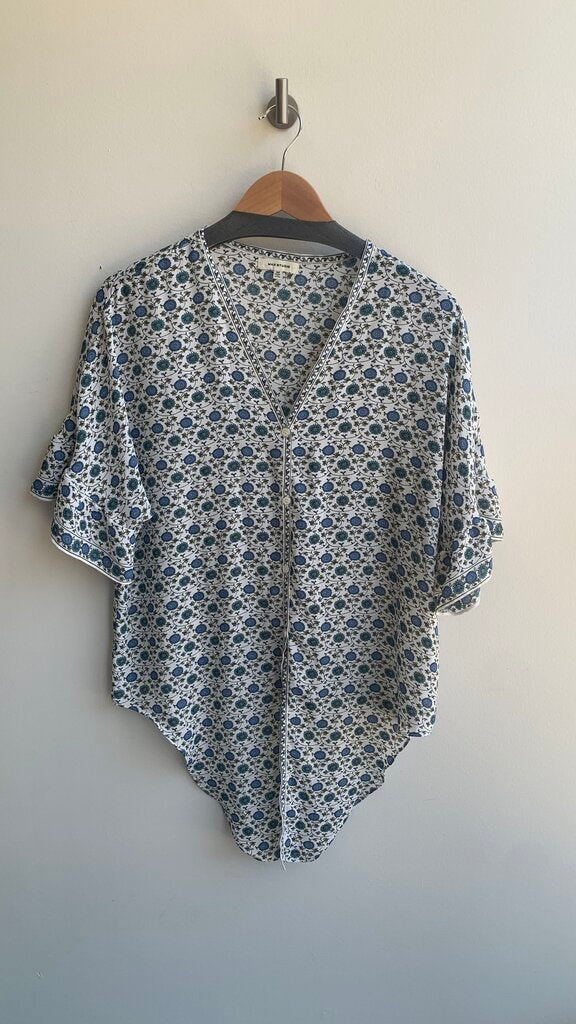 Pre-Owned Max Studio White with Blue Florals Button Front Short Sleeve Top- Size Medium