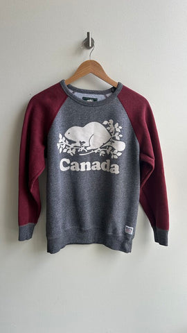 Pre-Owned Roots Grey/Red 'Canada' Beaver Logo Crewneck Sweater- Size Medium