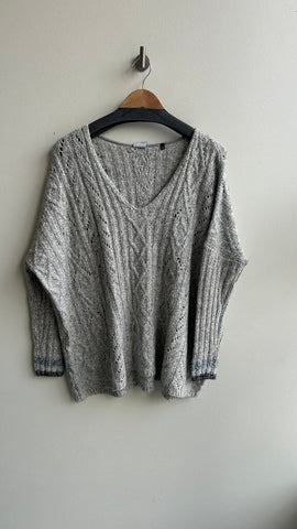 Pre-Owned Cabi Grey Cable Knit Long Sleeve Sweater- Size Small
