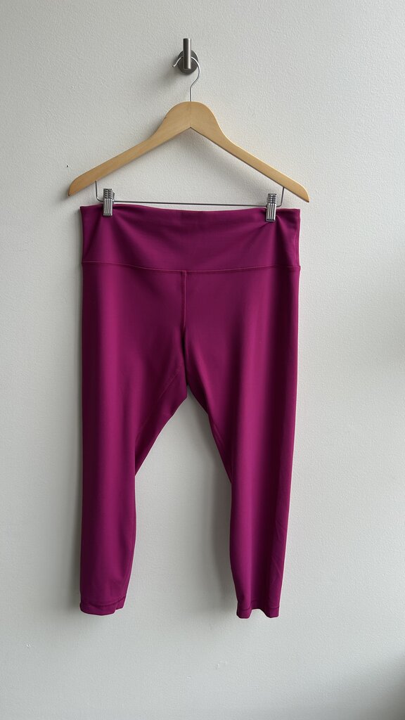 Pre-Owned Lululemon Magenta Short Legging- Size 16