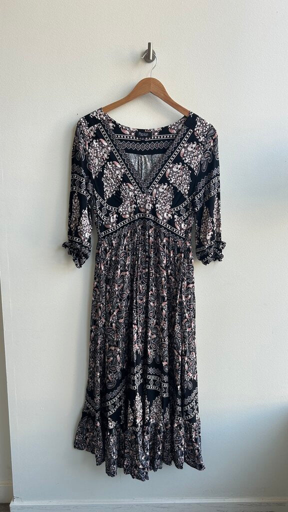 Pre-Owned Papillon Black/Pink Paisley Print Long Sleeve Maxi Dress - Size Small