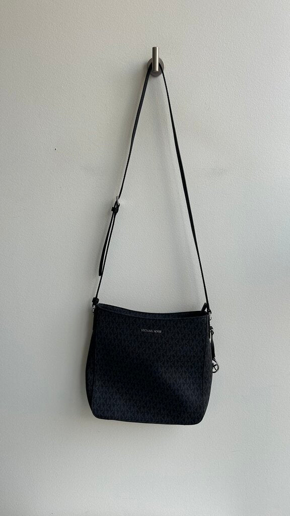 Pre-Owned Michael Kors Black Monogram Adjustable Cross Body Purse (NWT)