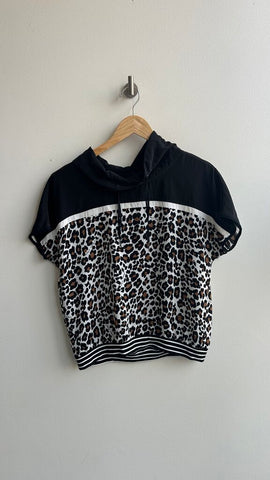 Pre-Owned Marc Cain Black with Leopard Print Short Sleeve Athletic Top- Size Medium (Estimated)