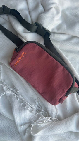 Pre-Owned Lululemon Rose Pink Mini Belt Bag