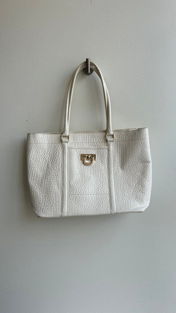 Pre-Owned DKNY Cream Pebbled Leather Shoulder Tote