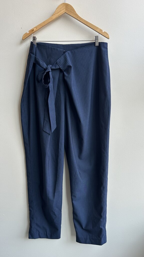 Pre-Owned Navy Pinstripe Faux Wrap Belt Dress Pant- Size 2X (Estimated)