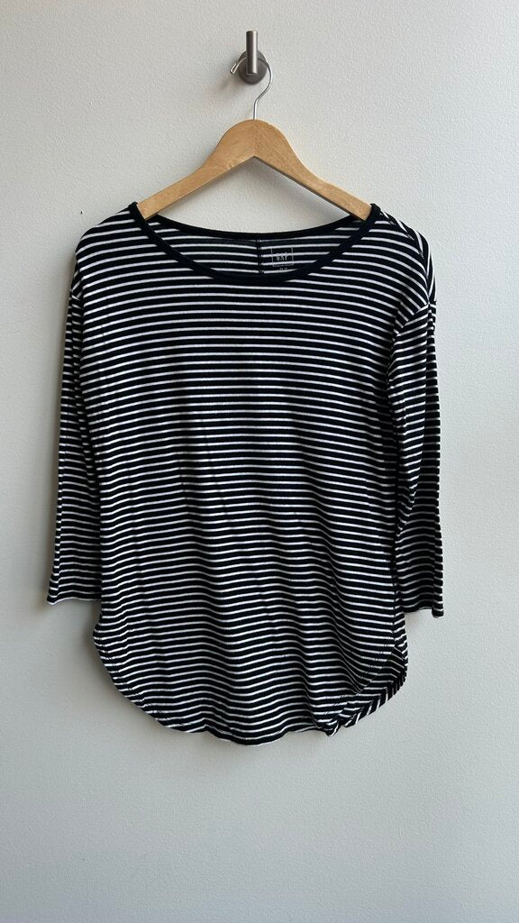 Pre-Owned Gap Navy/White Striped Long Sleeve Tee- Size X-Small