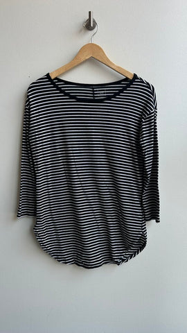 Pre-Owned Gap Navy/White Striped Long Sleeve Tee- Size X-Small