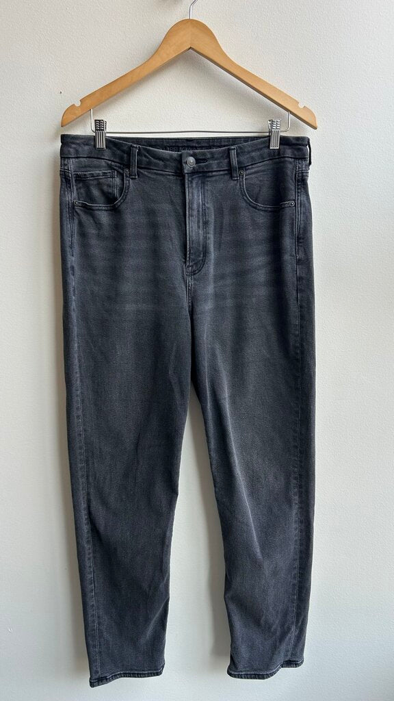 Pre-Owned American Eagle Black Curvy Mom Jean - Size 12