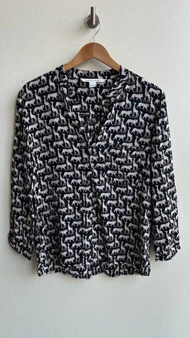 Pre-Owned Diane von Furstenberg Black with White Giraffe & Lion Print Long Sleeve Button Up Blouse- Size 12
