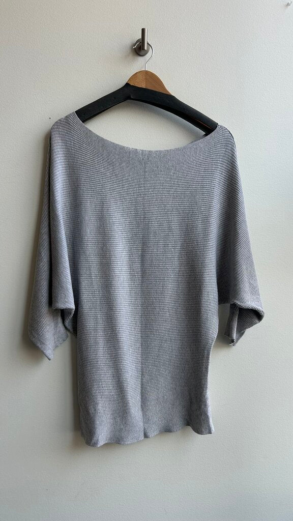 Pre-Owned Dynamite Grey Ribbed Off Shoulder 3/4 Sleeve Sweater- Size Small