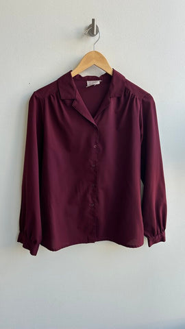 Pre-Owned Red Collared Long Sleeve Button Up Top- Size Medium (Estimated)
