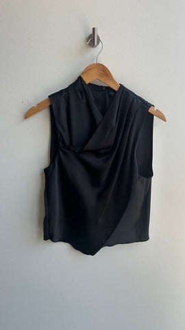 Pre-Owned House of Harlow Black Sleeveless Front Crossover Top- Size Medium
