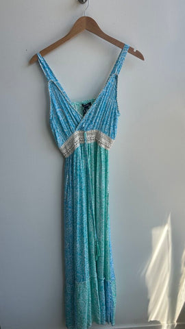 Pre-Owned Charlie B Blue/Green Lagoon Paisley Print Maxi Dress - Size Small.