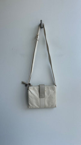 Pre-Owned White Genuine Leather 3 Compartment Wallet Middle Crossbody Purse