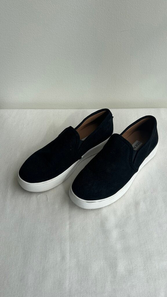 Pre-Owned Steve Madden Black with White Rubber Sole 'Gracy' Slip On Shoe- Size 8