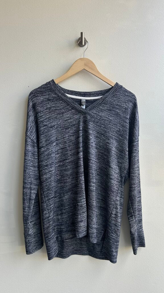 Pre-Owned Denver Hayes Heathered Grey V-Neck Long Sleeve Top- Size Medium