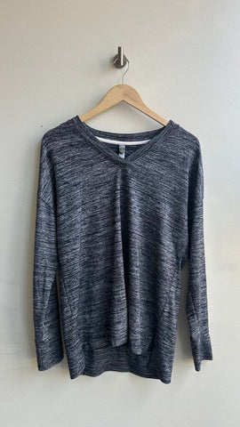 Pre-Owned Denver Hayes Heathered Grey V-Neck Long Sleeve Top- Size Medium