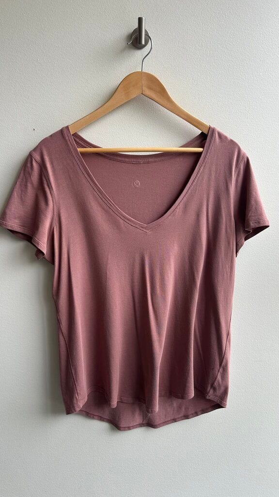 Pre-Owned Lululemon Pink V-Neck Short Sleeve Tee- Size Large (Estimated)