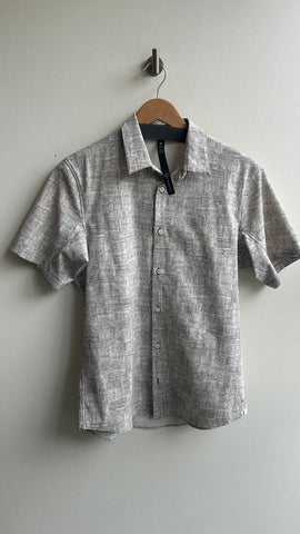 Pre-Owned Lululemon White/Grey Print Short Sleeve Button Up Top- Size Small