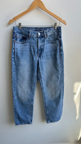 Pre-Owned American Eagle Light Wash Super High Rise Stretch Ankle Straight Jeans- Size 6