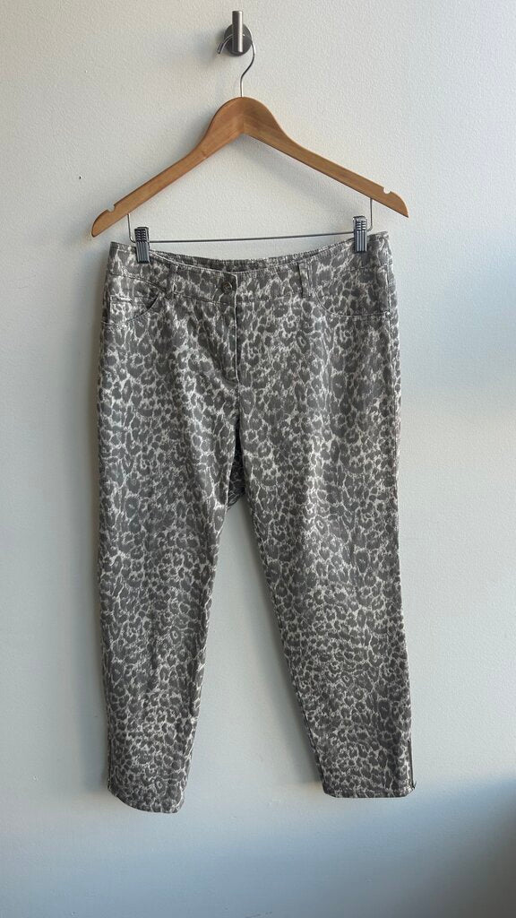 Pre-Owned Gerry Weber Grey Leopard Print Straight Leg Jeans- Size Medium (Estimated)