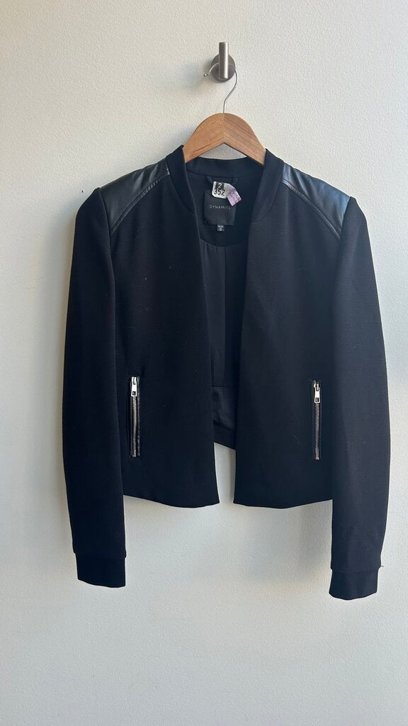 Pre-Owned Dynamite Black Cropped Faux Leather Shoulders Jacket- Size X-Small