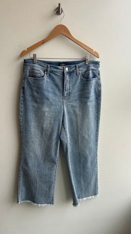 Pre-Owned NYDJ Light Wash Relaxed Straight Leg Crop Jeans - Size 12