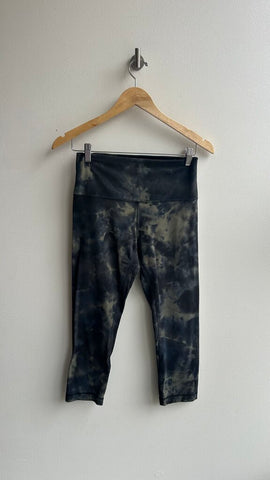 Pre-Owned Lululemon Green Mineral Wash Cropped Legging- Size 8