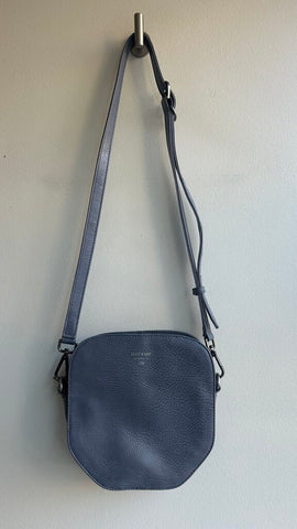 Pre-Owned Matt & Nat Blue Small Crossbody Purse